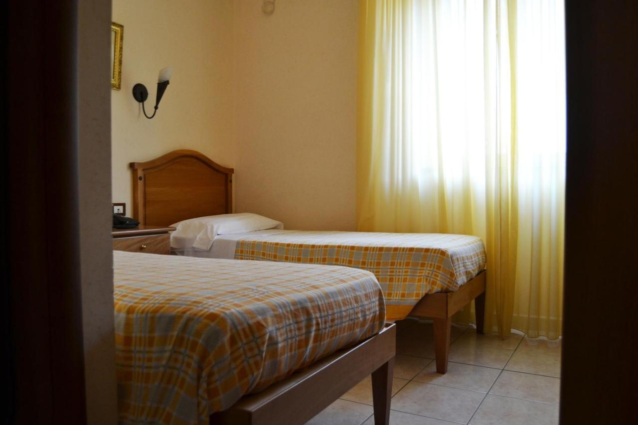 Hotel Ristorante L'Avvenire จิซเซเรีย ห้อง รูปภาพ