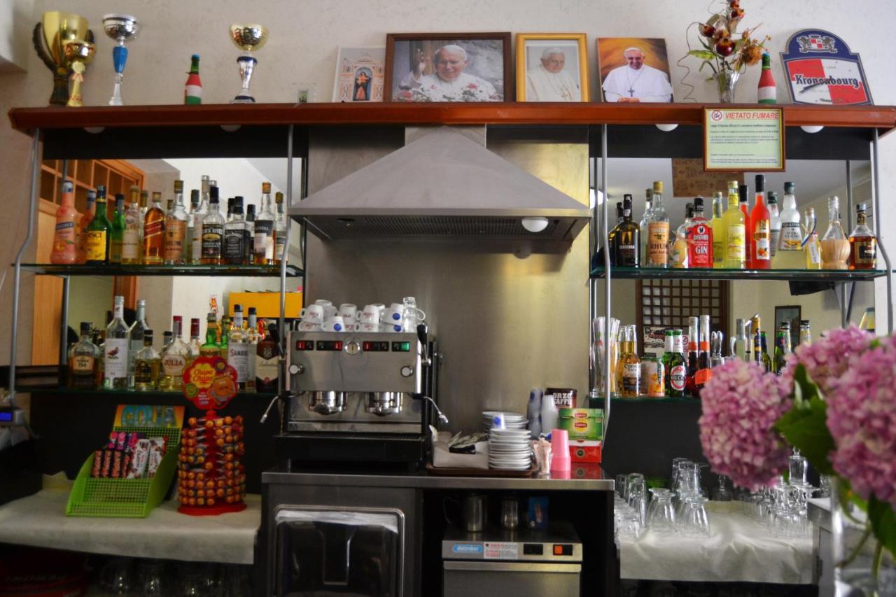 Hotel Ristorante L'Avvenire จิซเซเรีย ภายนอก รูปภาพ
