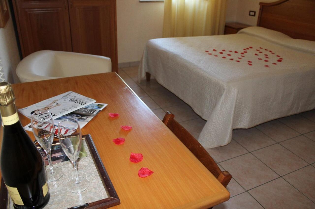 Hotel Ristorante L'Avvenire จิซเซเรีย ภายนอก รูปภาพ