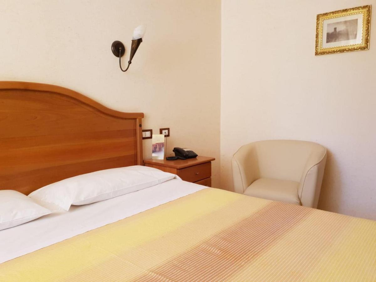 Hotel Ristorante L'Avvenire จิซเซเรีย ภายนอก รูปภาพ